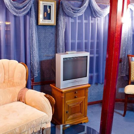 Bogdan Khmelnytskyi Otel Kiev Dış mekan fotoğraf