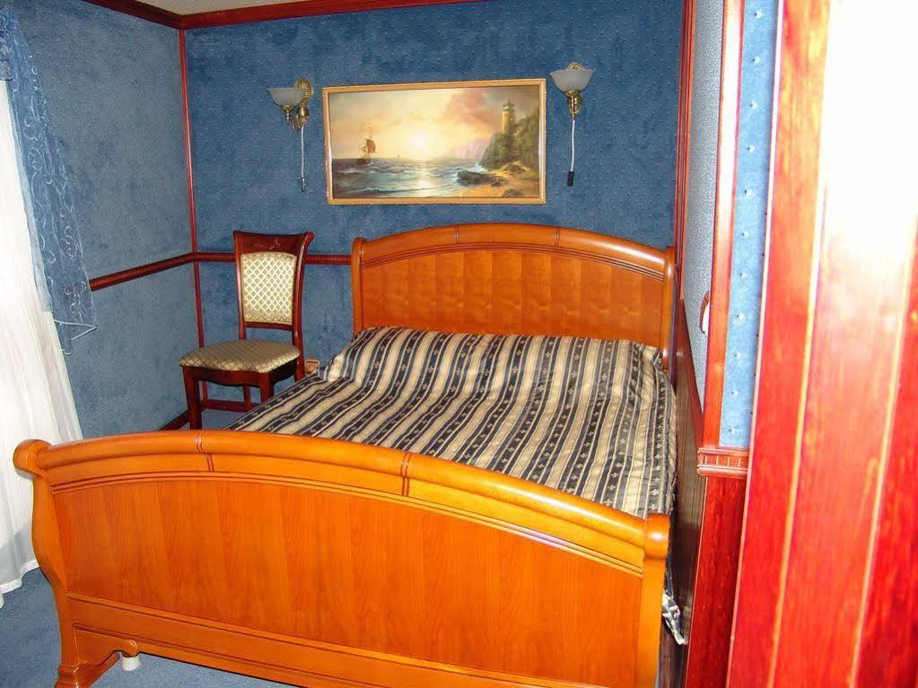 Bogdan Khmelnytskyi Otel Kiev Dış mekan fotoğraf