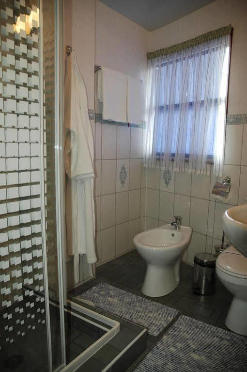 Bogdan Khmelnytskyi Otel Kiev Dış mekan fotoğraf
