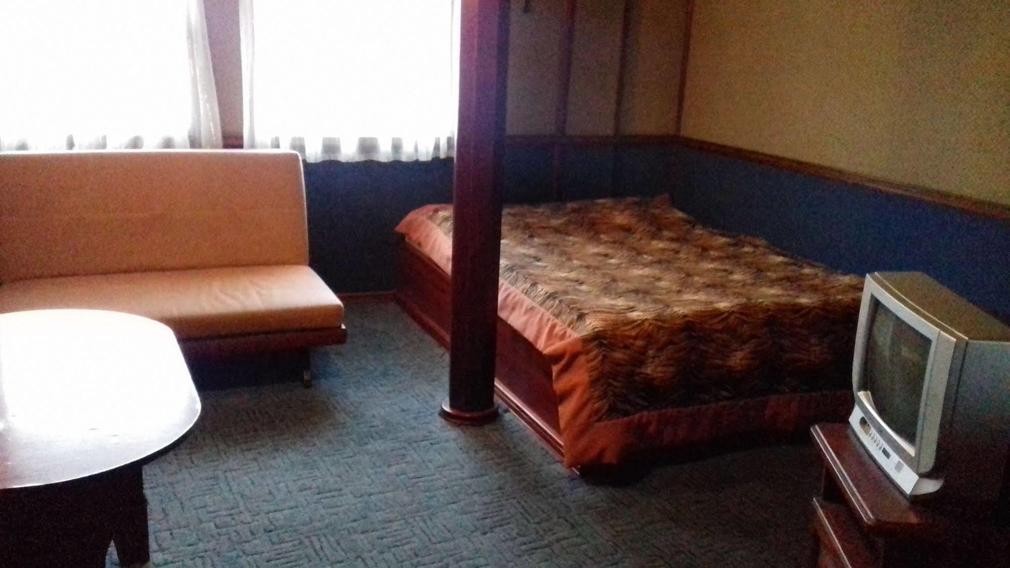 Bogdan Khmelnytskyi Otel Kiev Dış mekan fotoğraf
