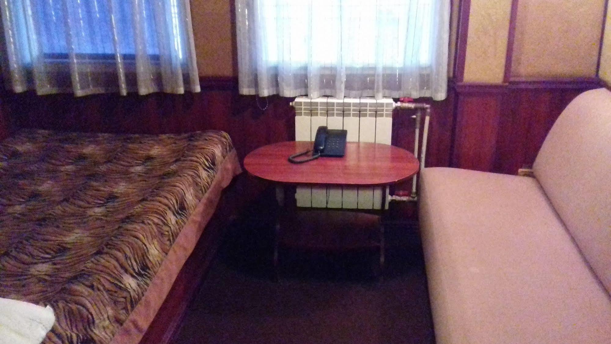 Bogdan Khmelnytskyi Otel Kiev Dış mekan fotoğraf