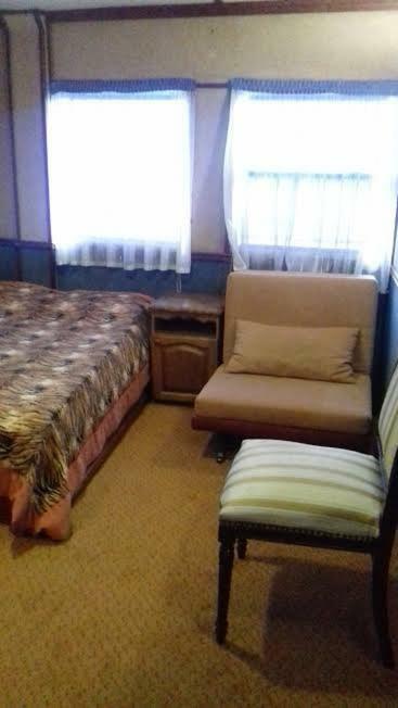 Bogdan Khmelnytskyi Otel Kiev Dış mekan fotoğraf